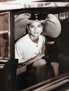 VogueParisNovember1991_040.jpg