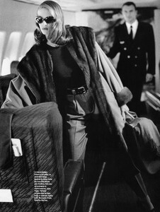 VogueParisNovember1991_145.jpg