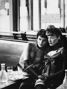 VogueParisNovember1991_168.jpg