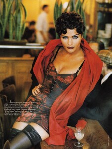 VogueParisNovember1991_176.jpg