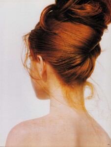 VogueParisOctober1991_173.jpg
