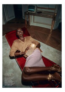 Vogue UK 12-2025 itn_5.jpg