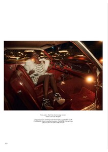 Vogue UK 12-2025 itn_7.jpg