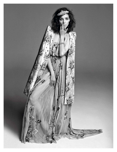 Vogue_France_2012-11-206.png