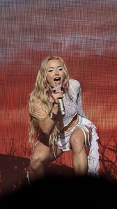 Zara_Larsson_Performs_during_the_Midnight_Sun_Tour_at_Salle_Pleyel_in_Paris_11-03-20250009.jpg
