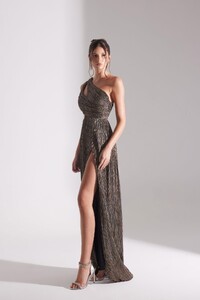 adriana-isiltili-bronz-tek-omuz-elbise-1f1843.jpg