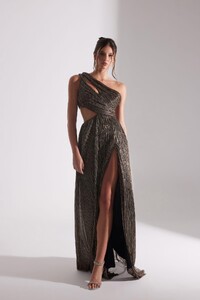 adriana-isiltili-bronz-tek-omuz-elbise-ec-ee1.jpg