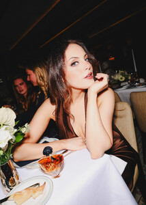 elizabeth-gillies-5.jpg