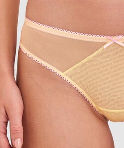 essie-brazilian-knicker-light-yellow-01690401-318881.jpg
