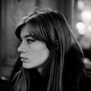 francoise_hardy-BEEG_86a65880-a894-4ae1-9d65-7d70f6bdd298.jpg
