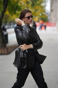 hailey-bieber-in-all-black-leather-look-for-greenwich-village-lunch-1.jpg