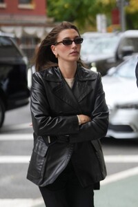 hailey-bieber-in-all-black-leather-look-for-greenwich-village-lunch-6.jpg
