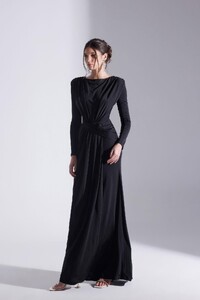 hailey-siyah-drapeli-uzun-elbise-8205e0.jpg