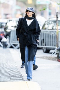 kendall-jenner-in-the-row-harri-coat-on-nyc-sidewalks-2.jpg
