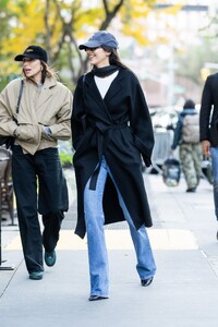 kendall-jenner-in-the-row-harri-coat-on-nyc-sidewalks-3.jpg