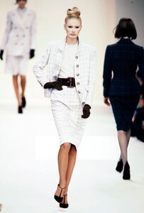 kirsty hume os9562.jpg