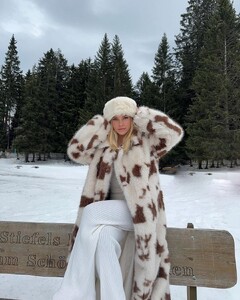 lost in the snow (3).jpg