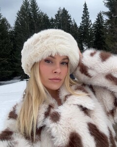 lost in the snow (5).jpg