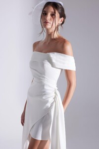 melda-beyaz-asimetrik-saten-elbise-c6-ce2.jpg