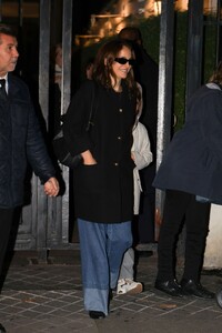 natalie-portman-in-casual-chic-look-for-wicked-for-good-screening-in-paris-1.jpg