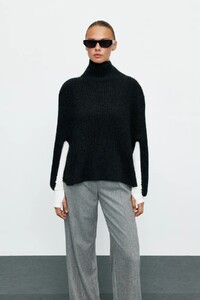 poncho-1400-black-1.jpg