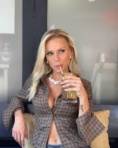 she brought the heat to London.jpg