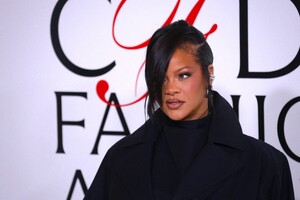 shutterstock_editorial_rihanna_at_the_2025_cfda_award_15681038j.jpg