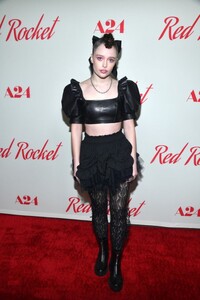 suzanna-son-at-red-rocket-premiere-in-beverly-hills-12-02-2021-6.jpg