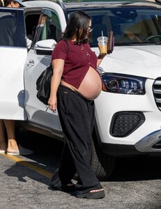 vanessa-hudgens-in-burgundy-button-up-and-platform-sandals-for-family-breakfast-outing-4.jpg