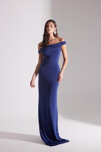 vesna-koyu-mavi-dusuk-omuz-uzun-elbise-f89-af.jpg