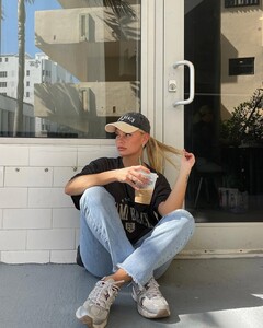 went to souvenir shop (1).jpg