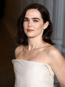 zoey-deutch-at-2025-lacma-art-film-gala-at-los-angeles-county-museum-of-art-11-01-2025-5.jpg