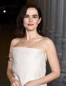 zoey-deutch-at-2025-lacma-art-film-gala-at-los-angeles-county-museum-of-art-11-01-2025-6.jpg