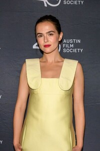 zoey-deutch-in-pale-yellow-gown-at-nouvelle-vague-premiere-in-austin-5.jpg