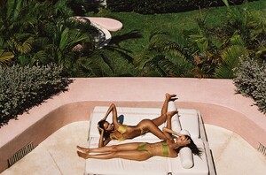 [2025.08.13] lavarice.swim_531322314_18058887602578411_634617530101781672_n.jpg