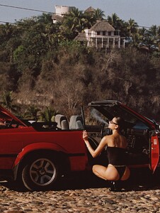 [2025.08.30] lavarice.swim_541917277_18060948383578411_1857190367894227652_n.jpg