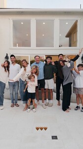 [2025.11.27] helenowen_3775565748065362072.jpg