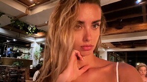 [2025.11.29] lizkovalenkoo_3777036018642792556.jpg