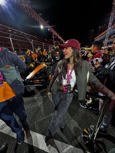 [2025.11.30] victoriajustice_589221253_18636423466006824_7189598082406368225_n.jpg