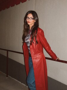 [2025.11.30] victoriajustice_589616890_18636423349006824_295073996992902372_n.jpg