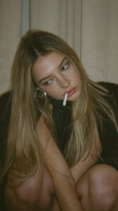 [2025.12.01] ellaayalon_3777962532771455920.jpg