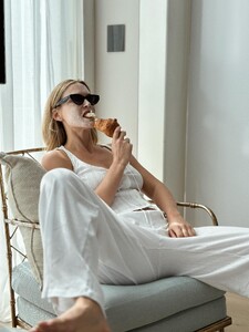 [2025.12.02] barrefaeli_587510907_18547709881041153_1086417560419794330_n.jpg