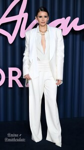 [2025.12.02] nina-bailey.moon_3778319312365656461.jpg