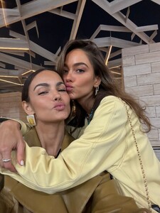 [2025.12.02] sofiaresing_588164459_18545439406031551_7127405048375938930_n.jpg