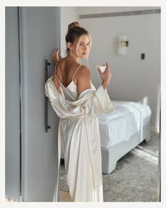 [2025.12.03] livelle_589290560_17957222436013718_2292620157570553864_n.jpg