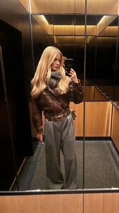 [2025.12.04] katelove_3780256114857049868.jpg