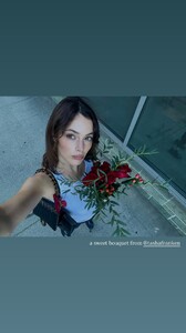 [2025.12.04] sadienewman_3780541324030224083.jpg