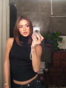 [2025.12.05] msgigiparis_591080351_18539940601007726_422261797512611806_n.jpg