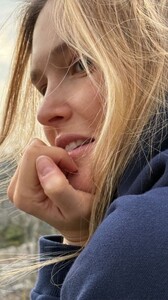 [2025.12.06] barrefaeli_3781659376797412295.jpg