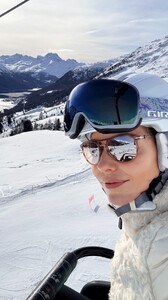 [2025.12.06] laurabarriales_3781650546814672119.jpg